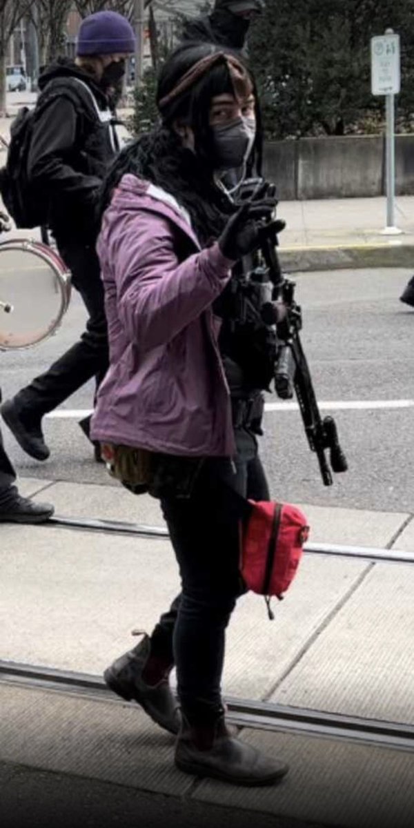 pnw_watch's tweet photo. #antifa
#jfpk
Mostly peaceful protestors https://t.co/f290ietsQY