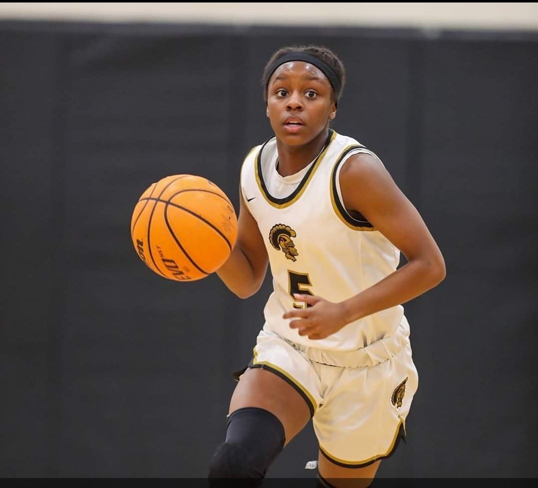 HoopsTrojan's tweet photo. In 2 region tournament games @HoopsTrojan c/o '23 guard @ehoops5 had:
21ppg
52% FG
8/16 3ptFG (50%)
10/12 FT (83%)
5.5rpg
3.5spg
2TO
@KyleSandy355 @CoachKBarlow
@PorterSports1
@GradickSports
@AJCsports
#devOURtime https://t.co/IqIJ1tViCs