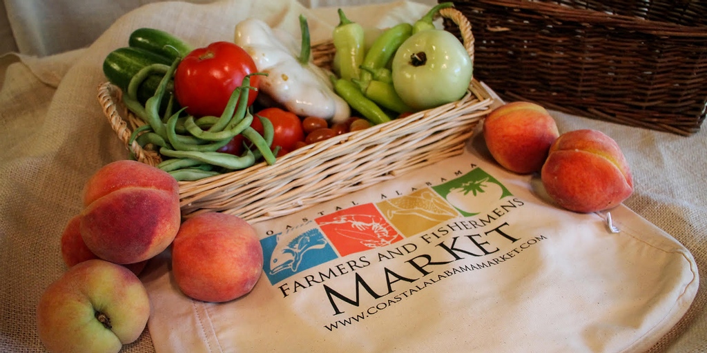 PlayFoleyAL's tweet photo. There's only a few more days to vote for @CoastALFarmMkt as one of the @10Best in the country! Next time you're in town to #PlayFoley don't forget to stop by and see what makes them top notch! 

https://t.co/g82EXHGvXX https://t.co/8AuUvNBtyD