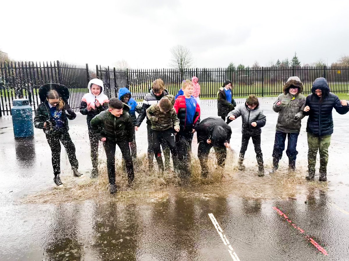 HowdenStAndrews's tweet photo. P7A and P6 had their risky play afternoon. They were using a range of skills including ‘inspecting,’ ‘innovation,’ ‘collaboration’ ‘risk assessing,’ and ‘team-work’ #jumpinginginmuddypuddles #bigsplash #innovativeexcellence #hsaway #riskyplay https://t.co/p1nfLBUbNM