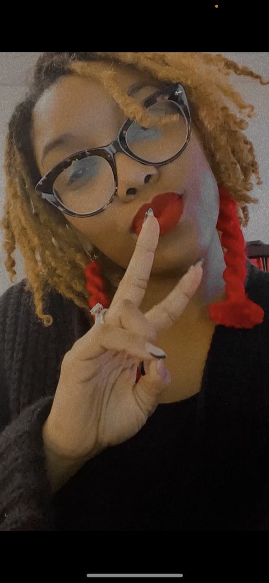 __JJRee's tweet photo. Customize your look! 
Wear your favorite color!
Let’s get creative 🤩🤩🤩 DM me so we can get started 💋
#handmadejewelry #earrings #art #color #birmingham #birminghamalabama #birminghamart https://t.co/HvVUszpAr9