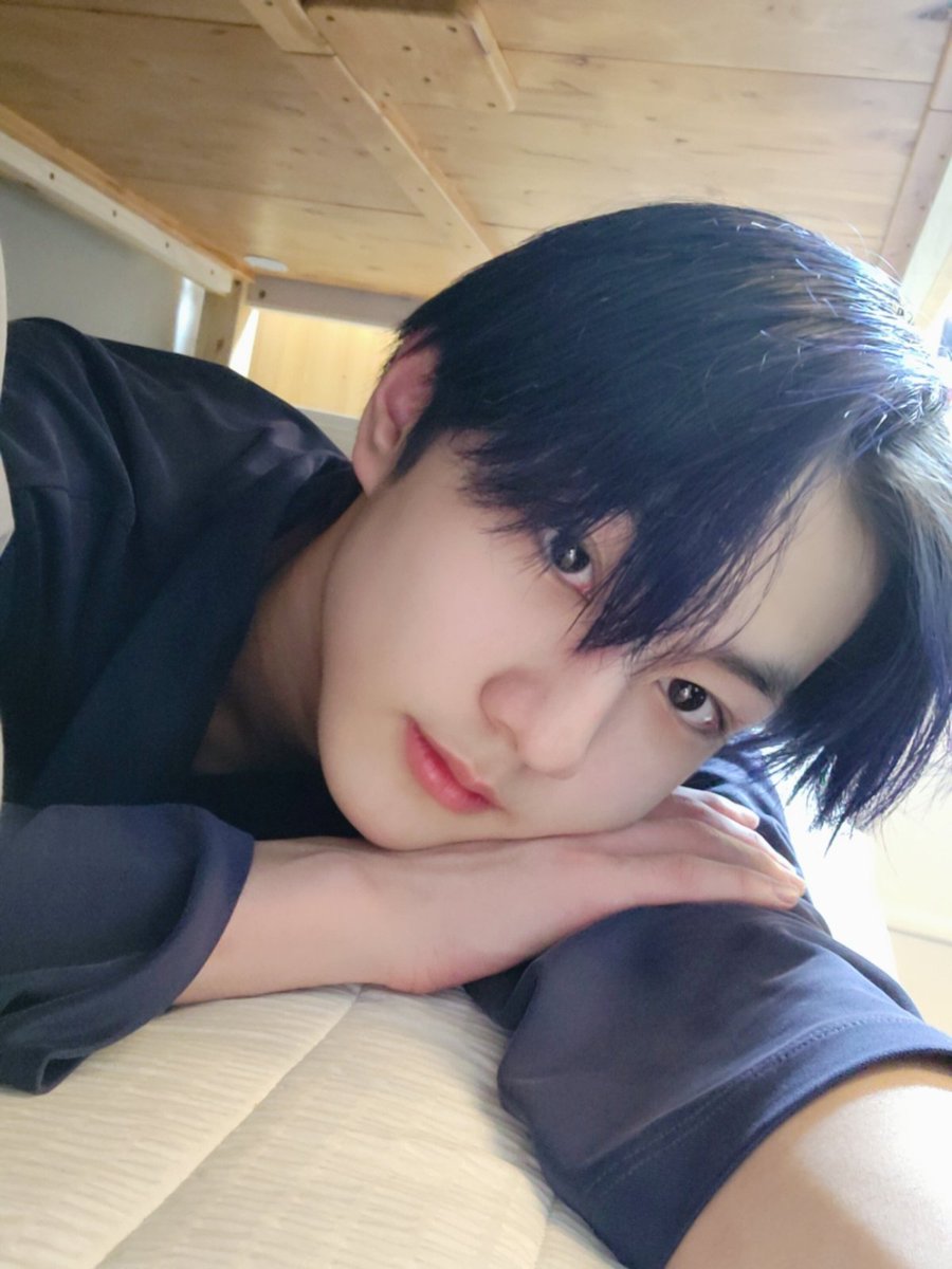 enhynii's tweet photo. чонвони самый драгоценный я так люблю эту бусю :(( https://t.co/wNJ6EB3Dar