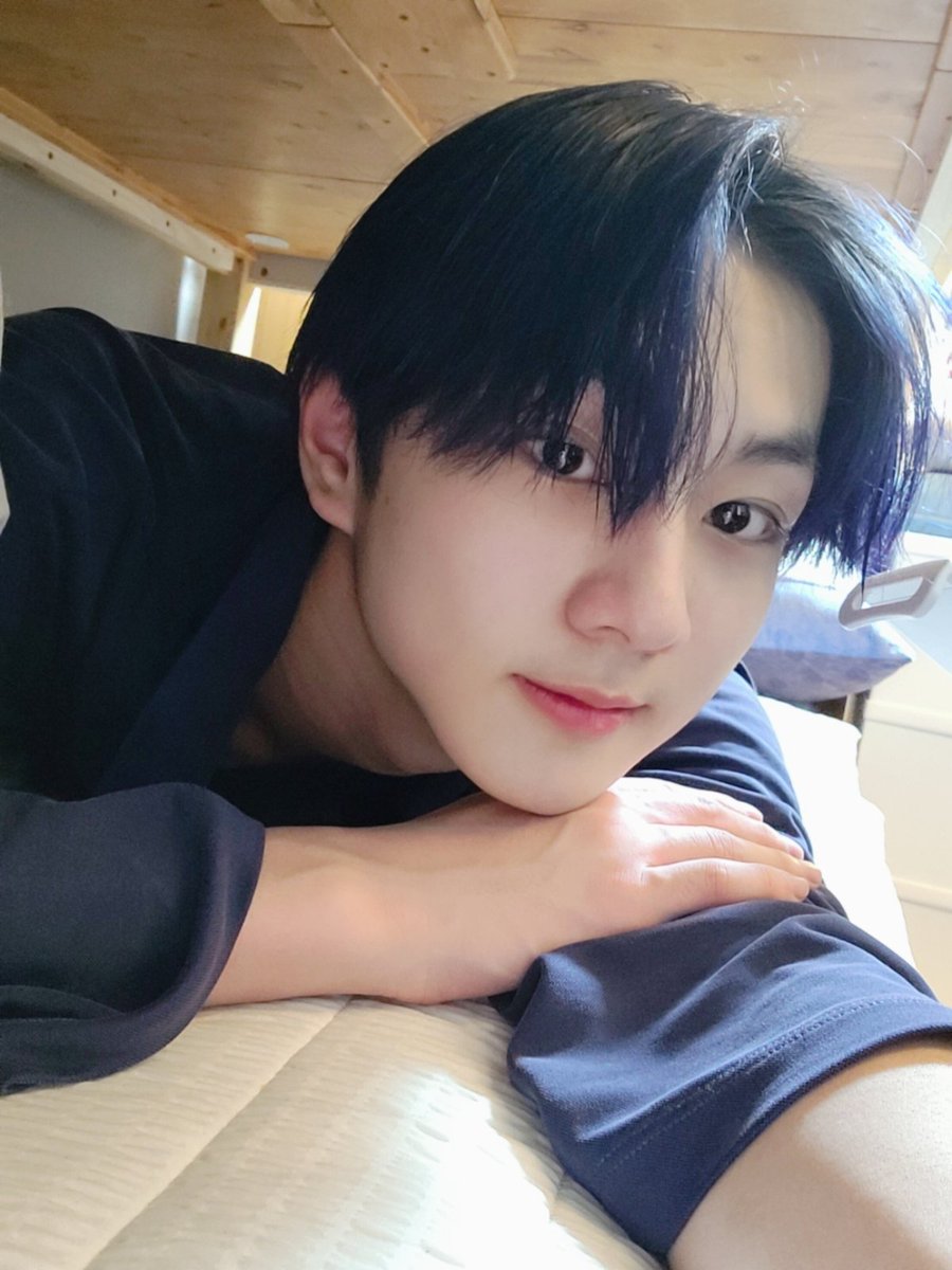 enhynii's tweet photo. чонвони самый драгоценный я так люблю эту бусю :(( https://t.co/wNJ6EB3Dar