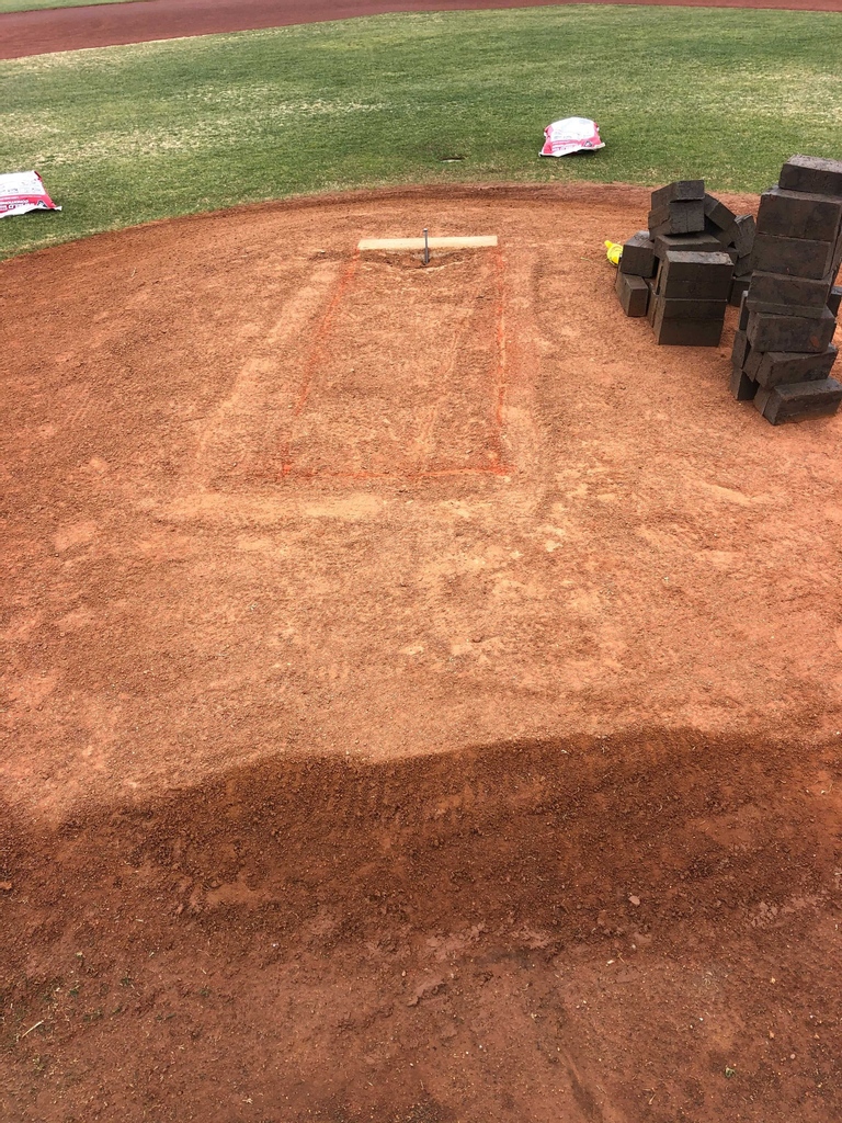 SFSturf_pros's tweet image. We completed a fun job last week for @FortWorthISD&apos;s @PaschalFWISD baseball!  The crew excavated, installed clay bricks, and reshaped the mound and home plate circle.  #TableTop #FlipTheTurf @Diamondpropgp