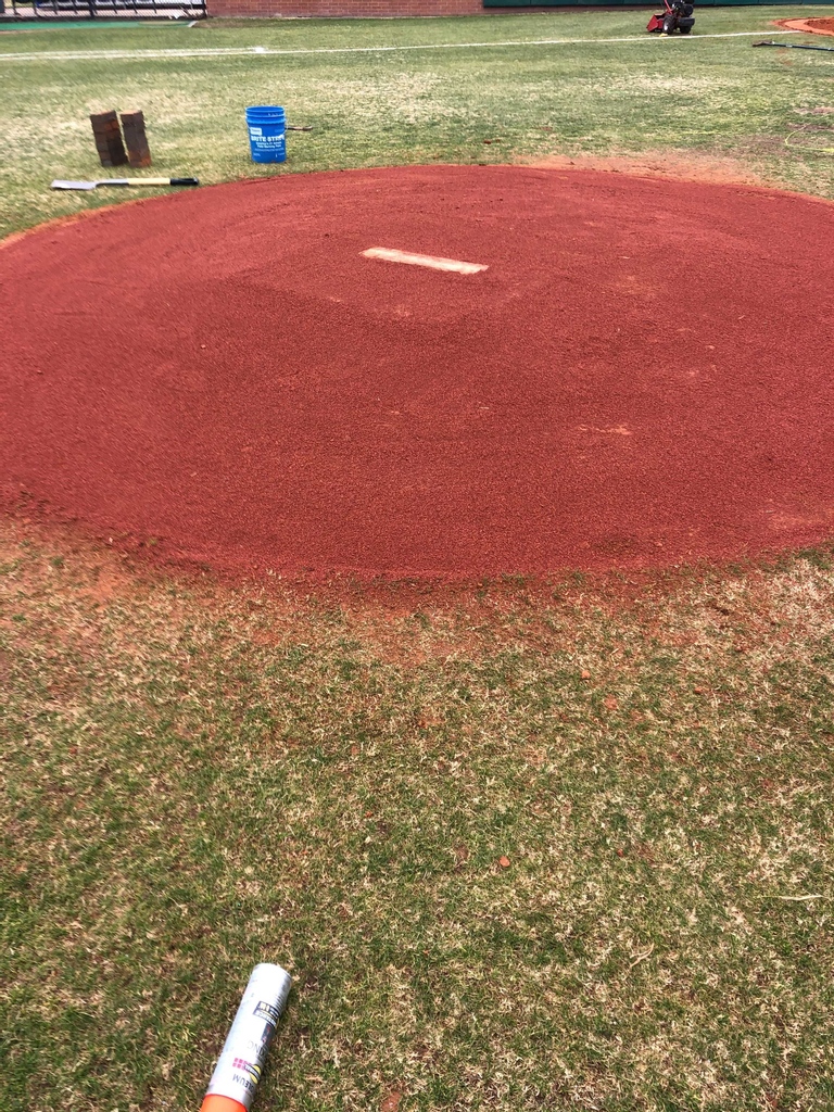 SFSturf_pros's tweet image. We completed a fun job last week for @FortWorthISD&apos;s @PaschalFWISD baseball!  The crew excavated, installed clay bricks, and reshaped the mound and home plate circle.  #TableTop #FlipTheTurf @Diamondpropgp