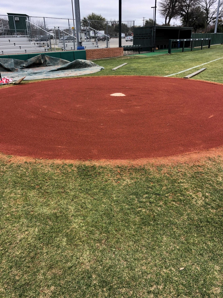 SFSturf_pros's tweet image. We completed a fun job last week for @FortWorthISD&apos;s @PaschalFWISD baseball!  The crew excavated, installed clay bricks, and reshaped the mound and home plate circle.  #TableTop #FlipTheTurf @Diamondpropgp