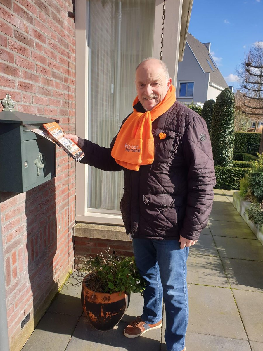 hennykr's tweet photo. Watdoen we met dit mooie weer,???
Flyers bezorgen in Brandevoort.
Stem 16 maart lijst 7 nr 35 #HelderHelmond 
https://t.co/HuZTlI3CVV https://t.co/JgAaWBf3QZ