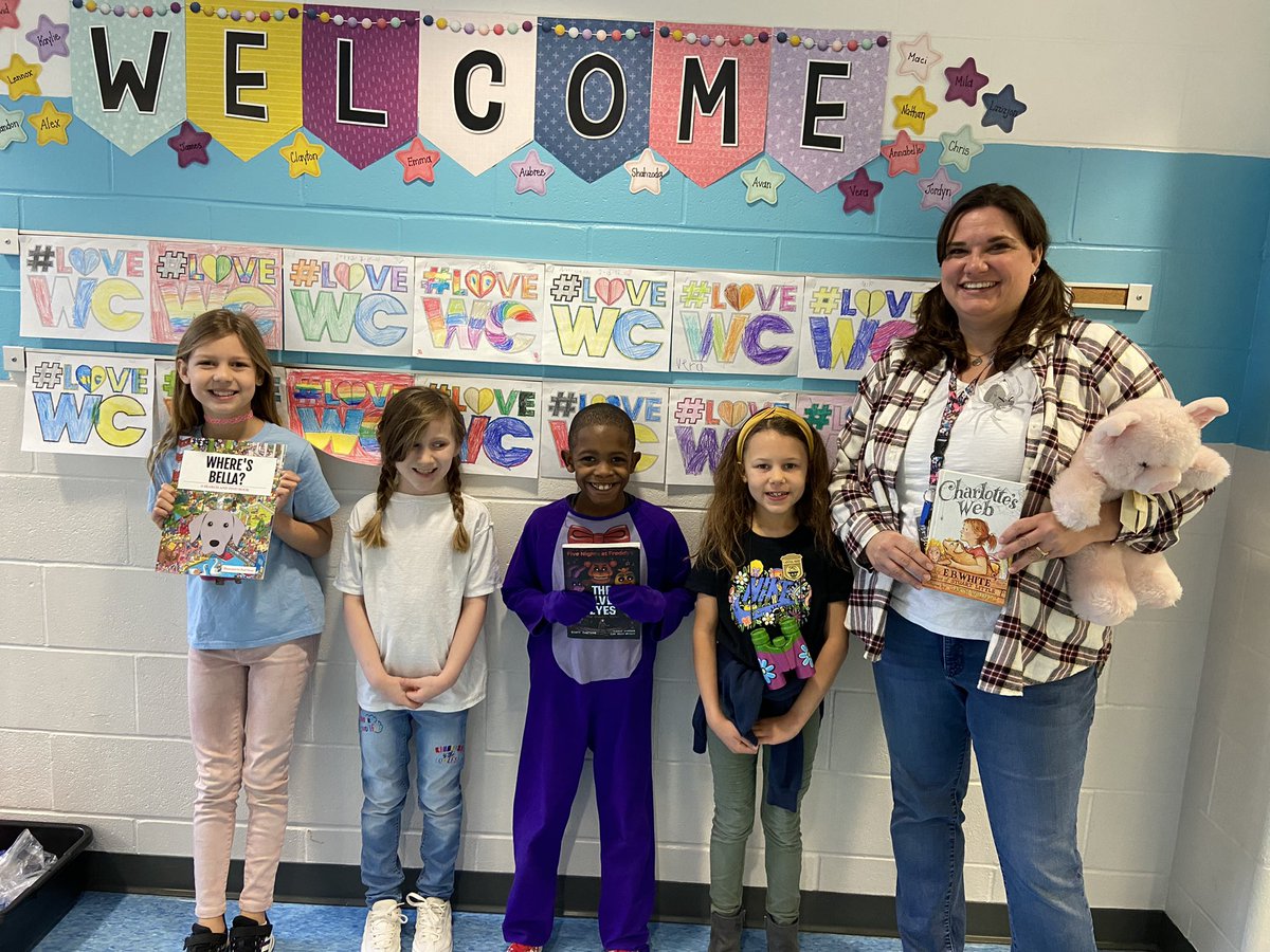 JennBottoms's tweet photo. Second graders in my class and Mrs. Rogerโs class looked great dressed as their favorite book characters! I even found my friend Elephant in another classroom! #LoveWC @WTBobcats @shaunar73771296 #favoritebookcharacter #wehavespirit https://t.co/llDtjszLcK