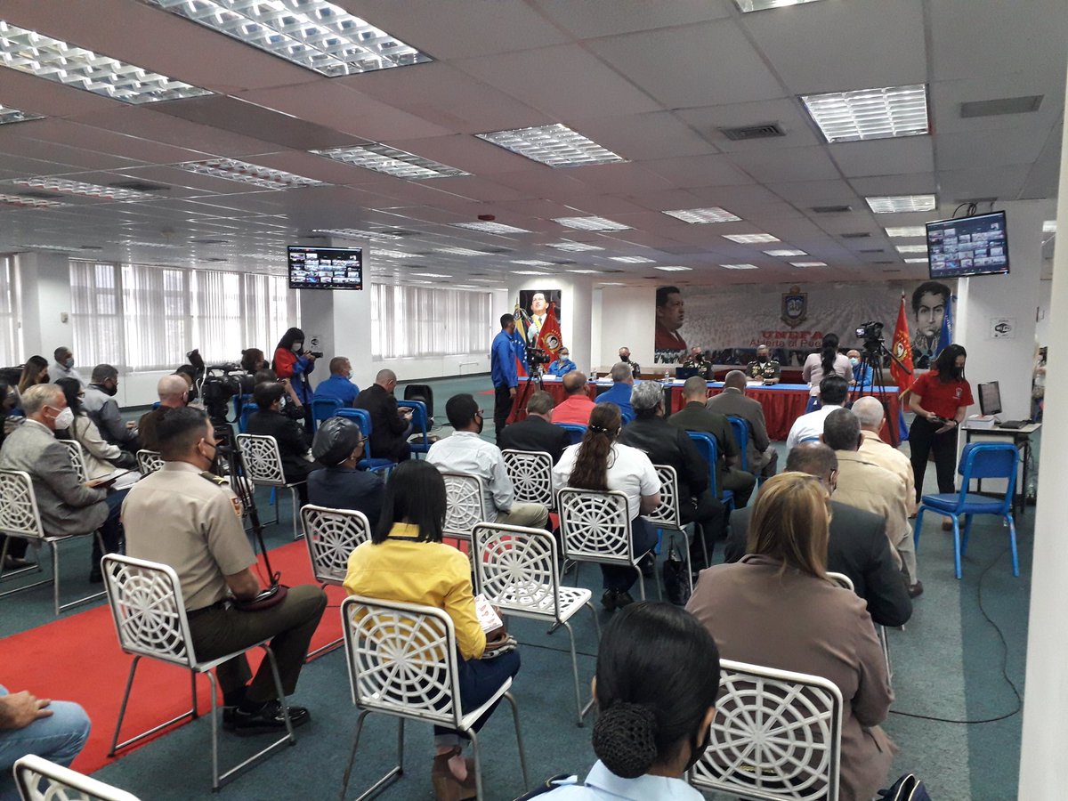 ComproticUnefa's tweet photo. #AHORA la @Unefa_VEN sigue en la defensa de la Nación, Hoy  Inaugura el Diplomado de Defensa Integral de la Nación y Gestión de la Dirección para la Lucha No Armada y Conferencia de Guerra Integral e Intervencionismo contra la República Bolivariana de Venezuela @angiolillofp https://t.co/aJdDEM10I3