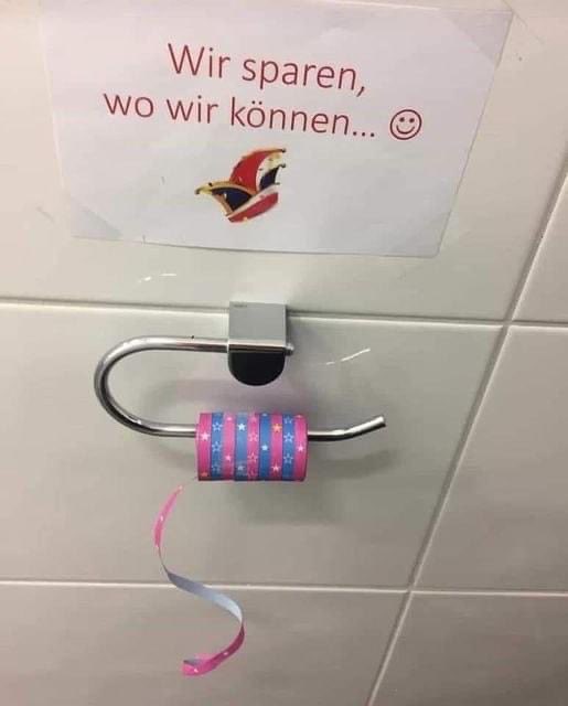 schweizok2's tweet photo. Fasching in Deutschland 🇩🇪 
Keinen weiteren Kommentar 😩 
Irgendwann komme ich mit meiner gesamten Familie nach Deutschland um dort Karneval zu feiern 🥳 
Wir freuen uns schon sehr darauf 😊😀👍 https://t.co/JiQ4AGf5vc