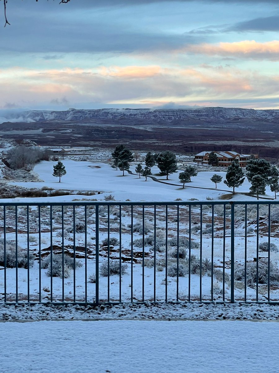 KrystleWeather's tweet photo. The snow forecast was a hole in one at Lake Powell National Golf Course! Our winter storm is teeing up for even more snow showers the rest of today โ๏ธโณ๏ธ
๐ธ: Angie Crim, Page #az #azwx #12newswx #beon12 #weatherwatchers #winterwallop @12News https://t.co/ClrReu8MzK