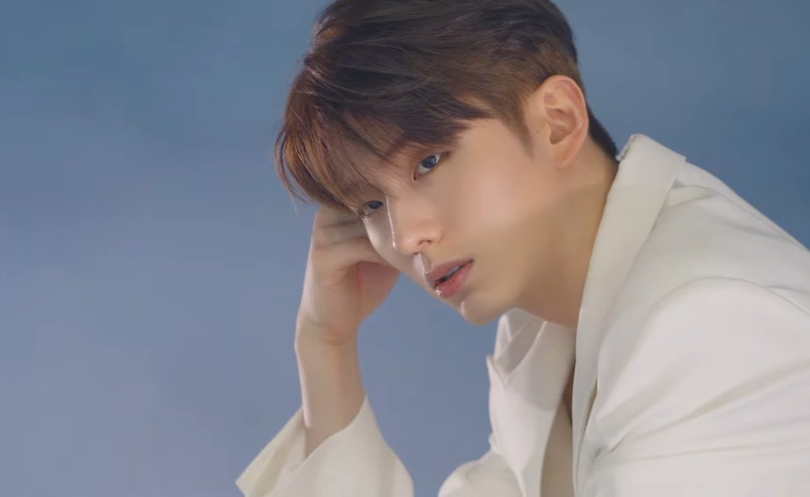 minuloveonly's tweet photo. Please kihyun looks so hot😮

KIHYUN VOYAGER CONCEPT FILM
#KIHYUN #기현 #VOYAGER 
@OfficialMonstaX https://t.co/zM2kqhBLwq