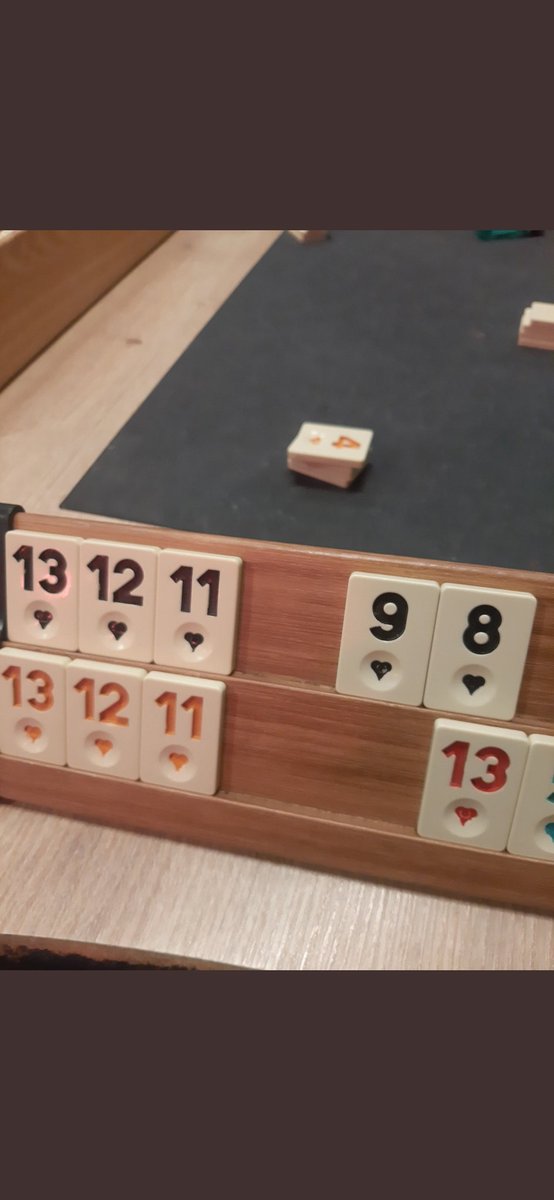 Onun gelmesini  bekliyorum