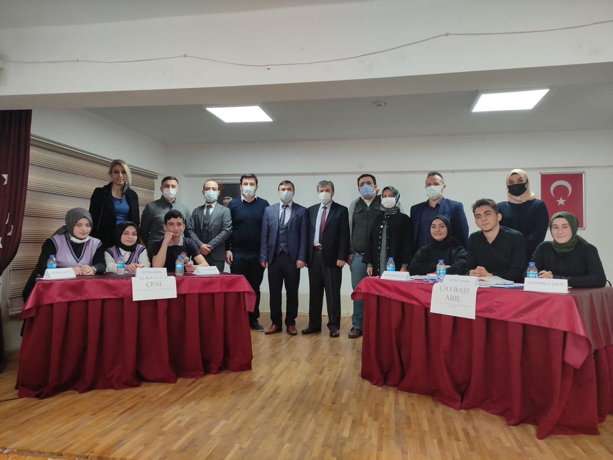 CaybasM's tweet photo. Liseler Arası Münazara Yarışması ilk etabı @CaybasL ile @ilkuvez_Cpal arasında yapıldı. Etabı kazanan Çaybaşı AİHL oldu. Yarışmaya katılan danışman öğretmenlerimize, öğrencilerimize, juri ve yürütme kurulu üyelerimize teşekkür ederiz.

@mfvargeloglu @Aktfidan @Seyfullah5552 https://t.co/nNl1OavMUx
