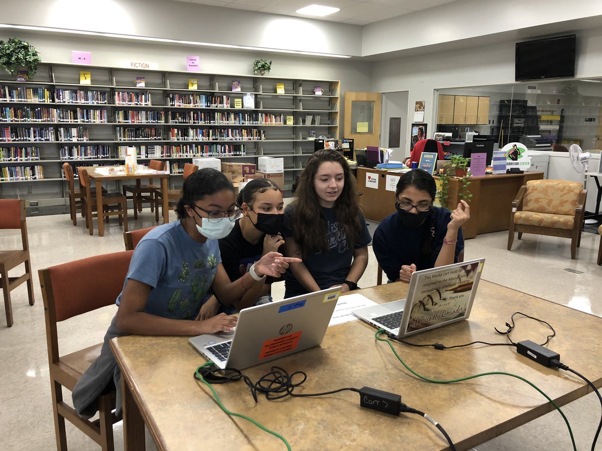 LennardLibrary's tweet photo. Lennard Virtual Quiz Bowl participants working hard and having fun this morning! #lovetoread #flteensread https://t.co/lG3sFHaUvF