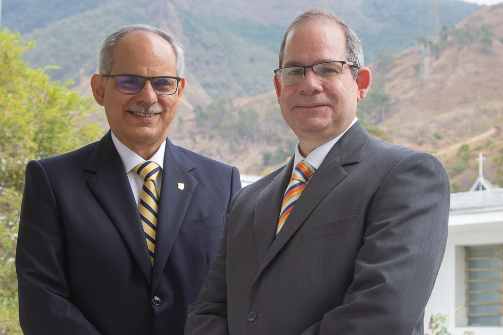 ffebrescc's tweet photo. La Universidad Monteávila @Monteavila tiene nuevo rector: el Dr. Guillermo Fariñas Contreras @gfarinasc Todo lo mejor para él y su equipo rectoral

Culmino 9 años en el gobierno central de la UMA. Ha sido un tiempo de mucho trabajo. Un tiempo de esfuerzos y logros compartidos. https://t.co/KFHgVrhWcy