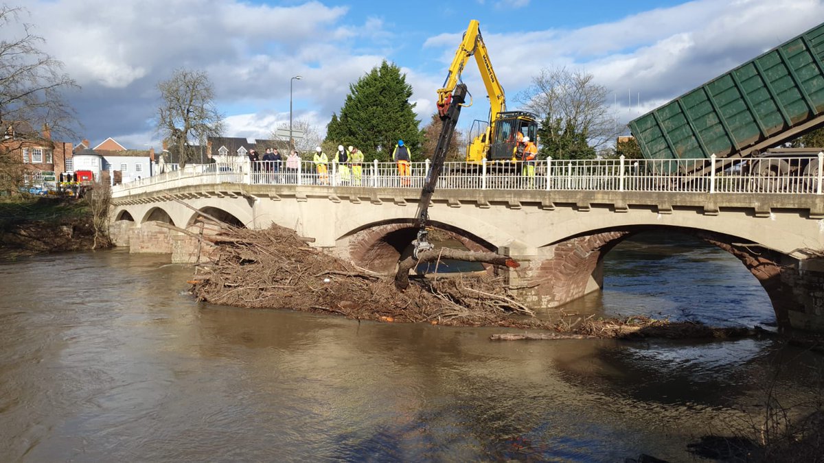 Removal of flood debris underway at Tenbury - the bridge is closed to vehicles, please follow diversions 

Pedestrians please speak to site operatives for escorted, safe access across