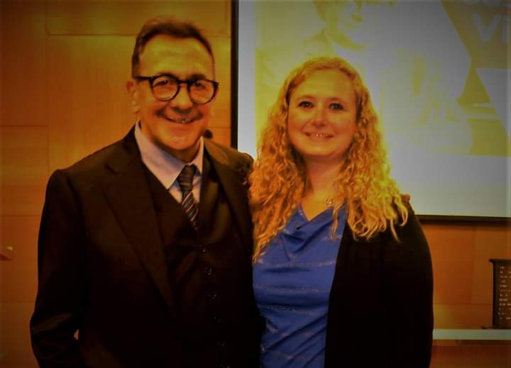 ruizmarisaester's tweet photo. La vida y la profesión nos cruza con personas y profesionales extraordinarios, Justo Villafañe era una conjunción de ambas.

Nos dejó físicamente, pero su legado continuará siendo una guía para los estudiantes de comunicación.
Justo Villafañe Q.E.P.D. https://t.co/fUU5bf14NB