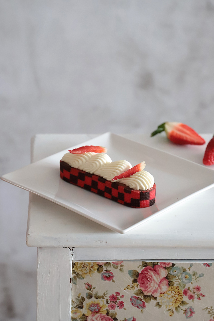 Vainilla y fresa cake
¿Te gusta?
Receta y paso a paso↓↓↓
instagram.com/p/CaSsbi-I12m/