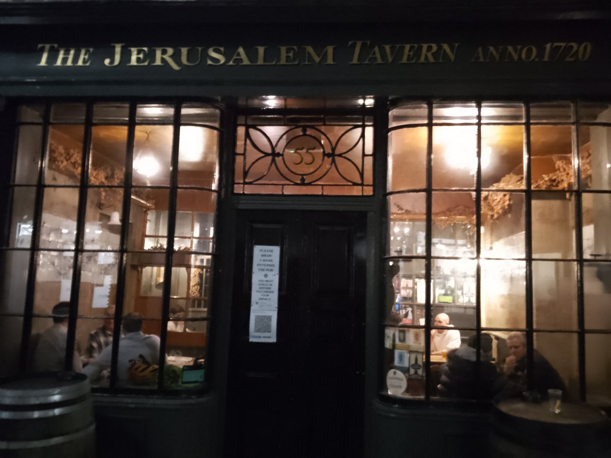 Sad News 
The Jerusalem Tavern, Farringdon, closes today after 25 years (landlord problems)

A huge loss to London's nightlife. Fortunately I made a last trip on Monday 🍺 

Best wishes to all who worked there. I will miss you 😥