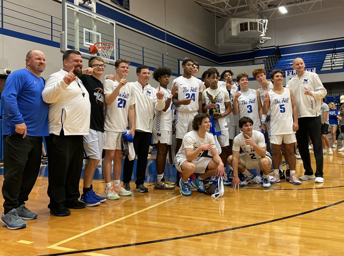 BarberGaven's tweet photo. Can’t believe the time has come but it has, and wouldn’t have done it with any other team. Through the ups and downs we stuck together. Thank you @bheaglebball. #dosout✌🏽 https://t.co/y2pHj7UZqo