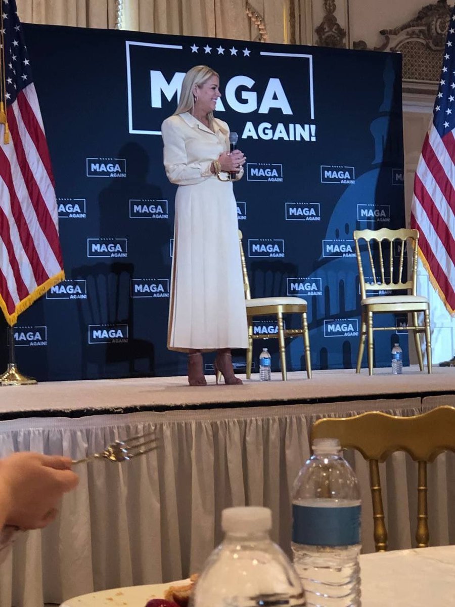 RestoreTruthRTT's tweet photo. Our CEO now at Mar-a-lago and meeting everyone!  This is what Restore Truth Token is all about!  Such a huge day for us and so proud of @jsward50 and so exciting to be a part of this. #MAGA 

@WendyRogersAZ @KariLake @MaxMillerOH @newsmax @hodgetwins @charliekirk11 @77WABCradio https://t.co/PibxXtpkyT