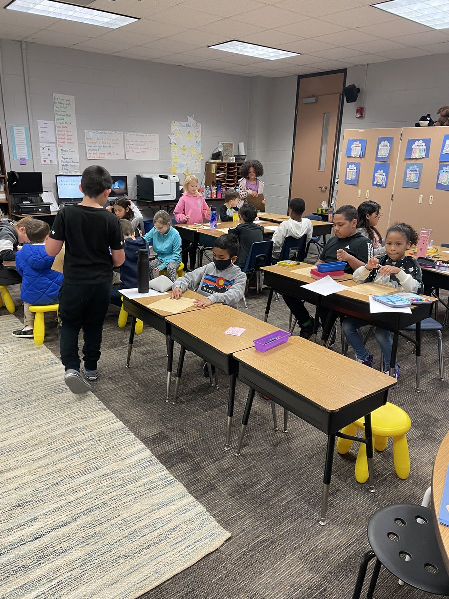 mrsemmite's tweet photo. 2nd grade was hard at work picking out their SMART goals! @HumbleISD @Humbleisd_pfe @humbleisd_cbs #GameOnForLearning #LightTheWay #SELBuildingPOG #SchoolCounseling #ASCA #ElementaryCounseling https://t.co/gqWaXLYay6
