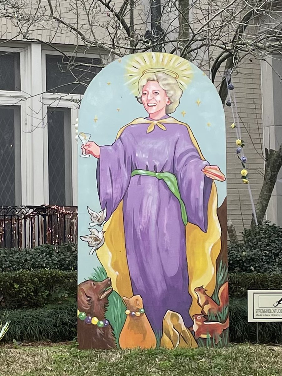 TurfHistoryTime's tweet photo. #MardiGras #HouseFloat “Saint Betty”—Patron Saint of Being a Friend #BettyWhite 💜💛💚 https://t.co/d34ImiwLrC
