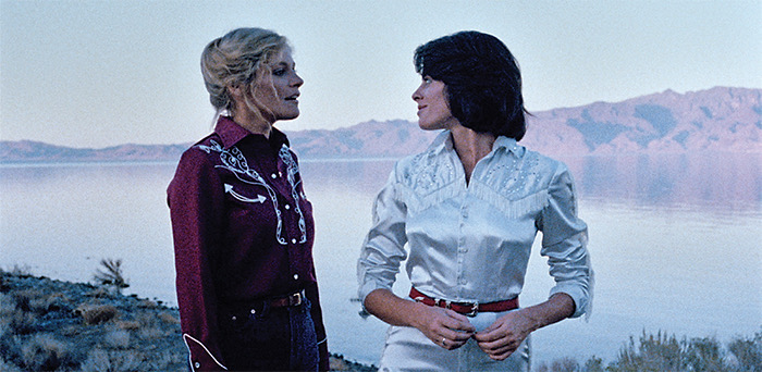 QueeringEve's tweet photo. 1950s milf divorcée having a may-december lesbian romance—gotta be one of my favorite genders https://t.co/G7VrN7v3vG