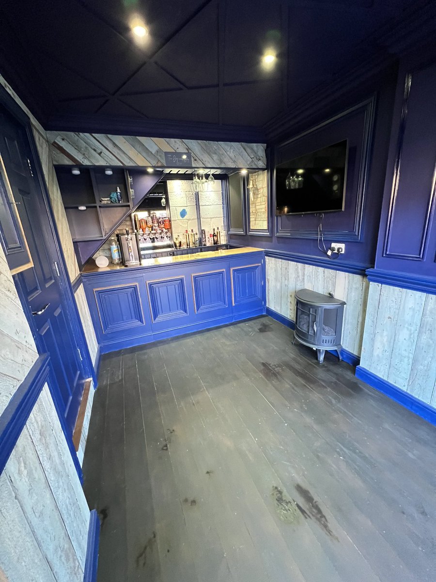 _Drapes's tweet photo. Set out last year on an endeavor to convert the garage into a bar. Today marked the final milestones in getting (95%) complete. Woohoo! #bar #homebar #garage https://t.co/UW872SgBq0