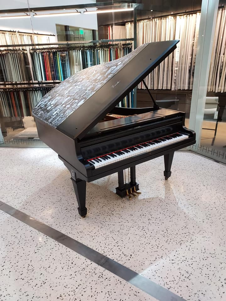 AwBcorporation's tweet photo. AWB CORPORATION appreciates the magnificent participation of our beloved Plastic Artist: Clarita Zárate who with her magic flooded the VISIBLE SOUNDS event with color and feelings through her artistic work painted on one of our pianos.
https://t.co/ArRomR16FM https://t.co/L4SQNnhNN0