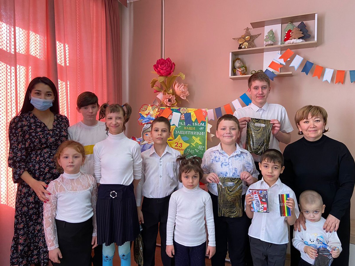 OSRC_DN_ISTOK's tweet photo. Воспитанники центра «Исток» и филиала «Парусник» отметили День защитника Отечества https://t.co/aBERFGkUiO