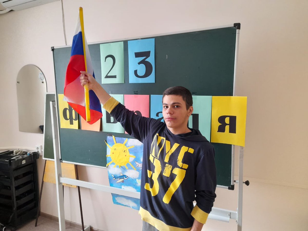 OSRC_DN_ISTOK's tweet photo. Воспитанники центра «Исток» и филиала «Парусник» отметили День защитника Отечества https://t.co/aBERFGkUiO