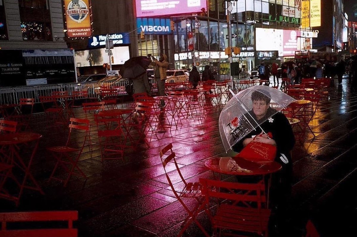 NYCSPC's tweet photo. 📸 Photos by NYC-SPC member Chris Voss (https://t.co/sgvevDGmw2)

#streetphotography #photography https://t.co/8QHY9RXjZk