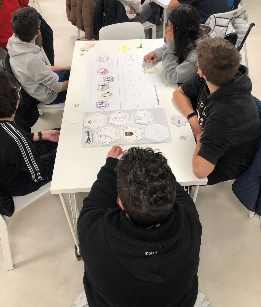 laaab_es's tweet image. 🤗Hoy en hemos recibido al alumnado de 2 ESO @cpiparquegoya

Hemos disfrutado experimentando los ODS 🟢las habilidades democráticas 👥 y la participación ciudadana 🗣🗯 a través de una experiencia de aprendizaje #proto y #fast llamada #RUTOPIA

#participacioninfantil