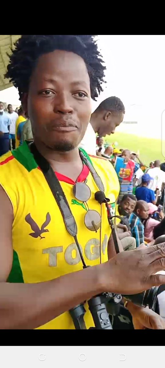 JacquesPekemsi's tweet photo. Les #Togolais à fond derrière les #Epervjers dames au stade Augustin Monédan de Libreville.

#Gabon 0-1 #Togo à la mi-temps

#TgTwittos #GABTOG #WAFCONQ https://t.co/cLSLjs2ysJ