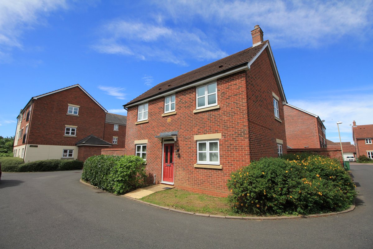 **For Sale**

A beautifully presented three bedroom detached family home in an enviable spot on a quiet cul-de-sac.  

For more information and/or to book a viewing please call the Sales Team at <a href="/WinkworthChelt/">Winkworth Cheltenham</a> on 01242 386586

#propertyforsale #vendors