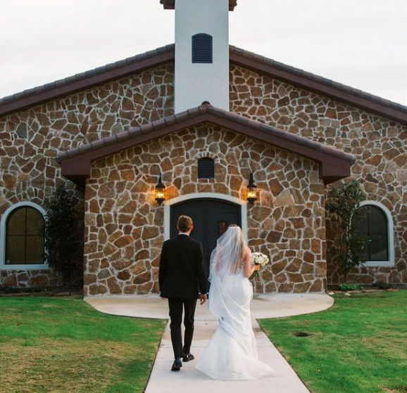 “We’re going to the Chapel and we’re going to get married…”

@picshaleytook