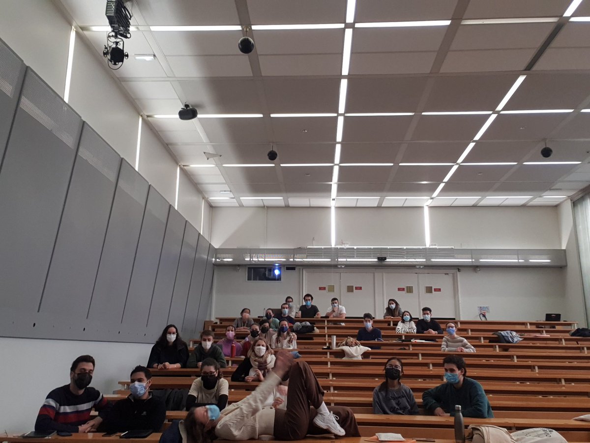 OMartin_Bio's tweet photo. Fin de cours de l'UE #Infectio avec les 4ème année de @PharmaBordeaux 💊 🐍 ! Bravo et merci aux courageux qui étaient en cours ce matin à 8h 🧫🧬🦠👨🏻‍🔬👩🏼‍🔬🧑🏽‍🔬 @univbordeaux @SanteCollege https://t.co/kXALsOyPpG