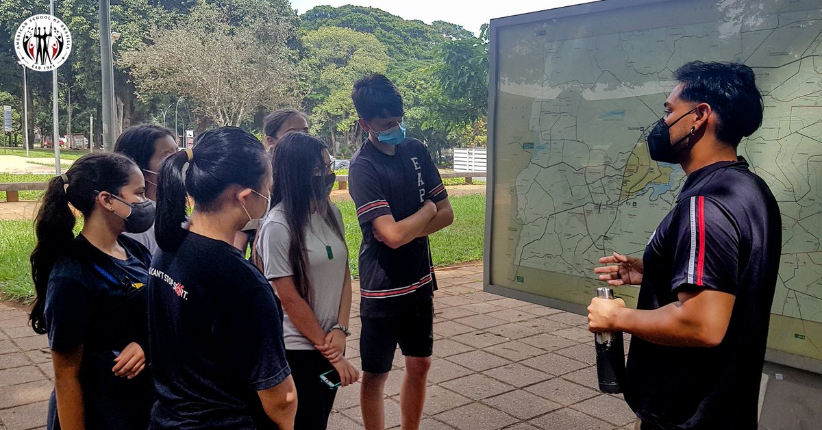 eab_school's tweet photo. Last week, Mr. Dias and his Grade 8 PLL students went on a field trip to learn more about our city's history and architecture.

They visited the Model Block in 308 Sul designed by architects Lúcio Costa and Oscar Niemeyer and a landscape project by Roberto Burle Marx. https://t.co/GCQ77vC41m