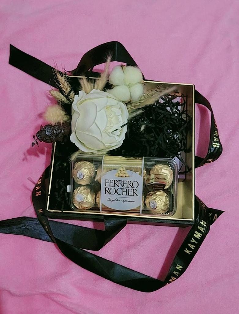 xxxgdrlg's tweet photo. Happy Birthday @kaymanbeauty! Thanks for this thoughtful package ๐ฅบ
Korang jangan lupa shopping sebab Kayman Beauty tengah sale sempena #5yearsofkayman tau! ๐๐ https://t.co/o0uqNbpg2h