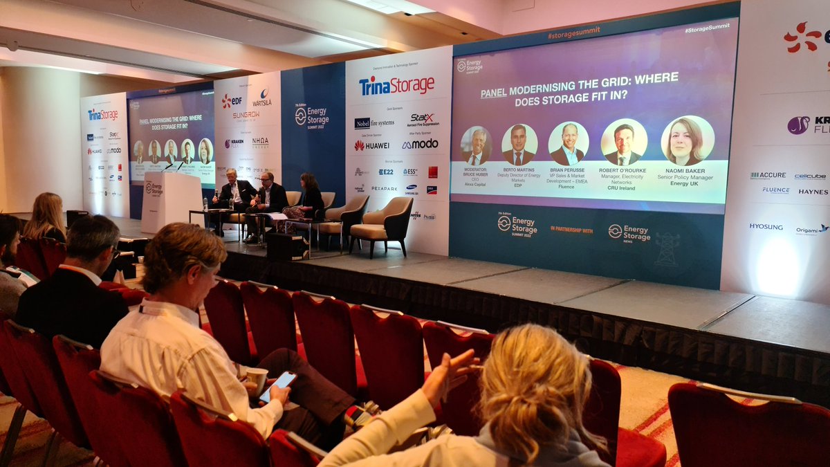 _SolarEnergy's tweet photo. Next Stream 1 session before our next #networking break is "Modernising the Grid: Where Does Storage Fit In?"

Moderated by @AlexaCapital 
Speakers include: 
@EdpRenewables 
@fluenceenergy 
@UtilityregCRU 
@EnergyUKcomms 

Read more >> https://t.co/s60wMLTnmC

#storagesummit https://t.co/b6ItlUQlEG