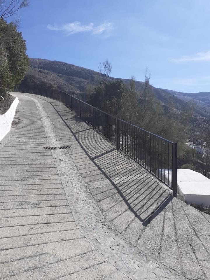 elalpujarra's tweet photo. Una actuación que resuelve una de las demandas vecinales en materia de seguridad en el municipio

@DavidTorvizcon

#comarcaalpujarra #alpujarra #informacion #alsurdegranada #innovacion #tradicion #tedamosvoz #nuestrarazondeser

https://t.co/ojVSNXxf6G https://t.co/BqeXXzvzJ1