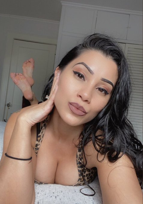 March 9th shoot with @EnchantressSahr and Goddess Dee.  For customs please email me at ContactJD@JamieDaniels<a class="tags" href="/tag/enchantresssahr">@enchantresssahr</a><a href="/tag/giantess"class="tags"><span>#giantess</span></a>