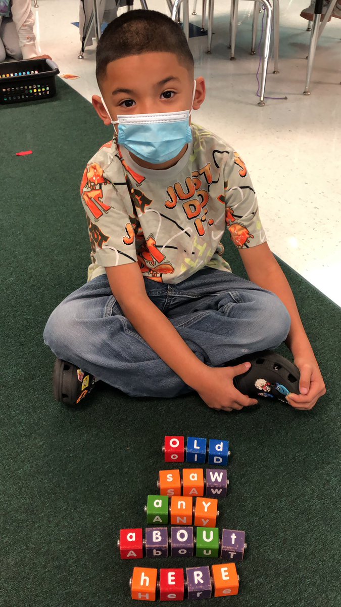 HelloMrBenoit's tweet photo. Rudy working on this week’s sight words. https://t.co/7lSl2RQwvr