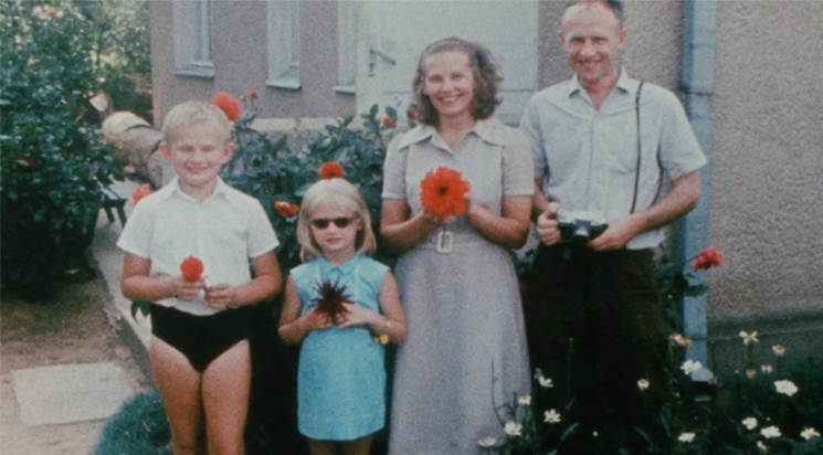 forumdesimages's tweet photo. 🎥 100% DOC
"Réminiscences d'un voyage en Lituanie" de Jonas Mekas
Un film autobiographique en 3 parties présenté par Sébastien Ronceray (enseignant, programmateur pour l’association Braquage)
Demain à 18h30 👉 https://t.co/xsNZVWzTN2
@DSGE1 #docFDI #documentaire https://t.co/XCKQM3ZBnV