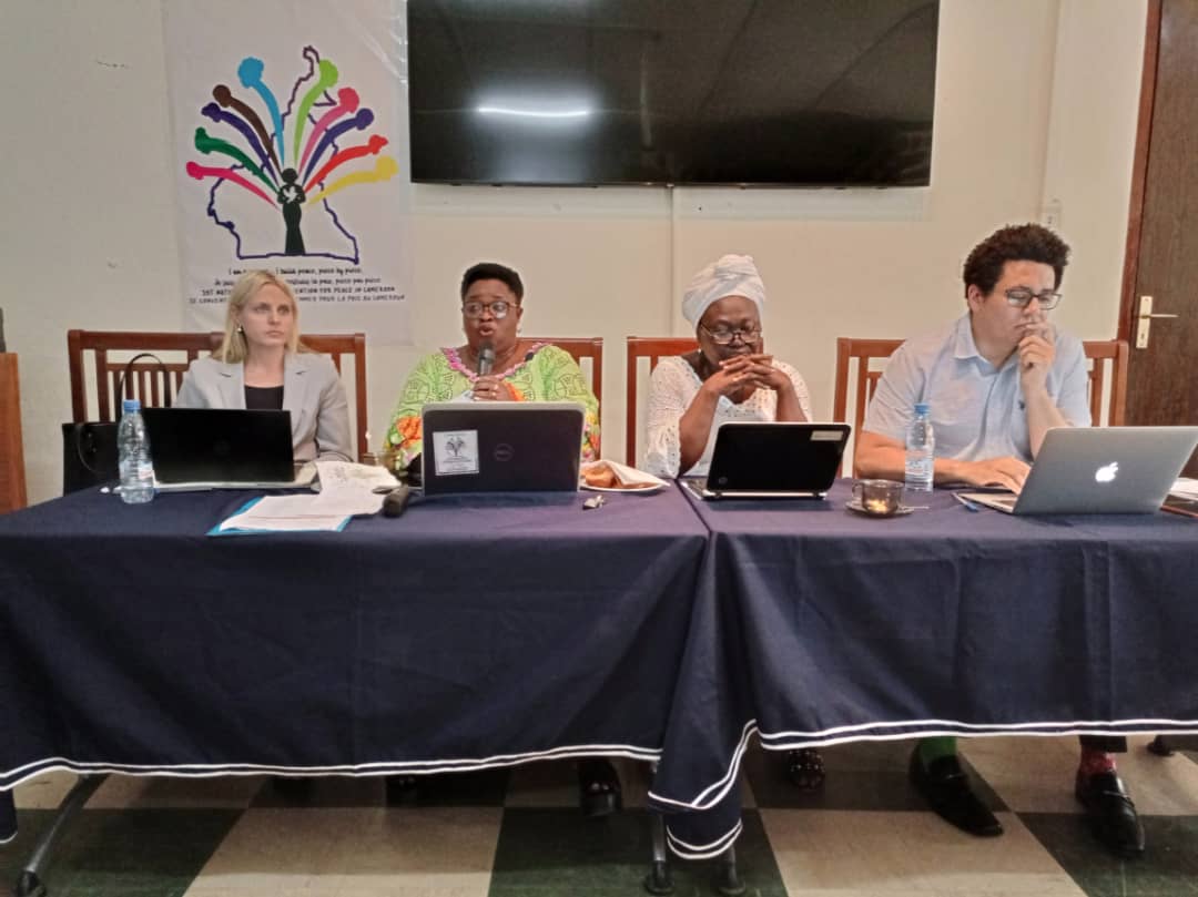 ClotildaAndien's tweet photo. Today i had e opportunity 2 present the conflict in the NW/SW regions to other women peace builders from the 8 regions of Cameroon. #Courses #EffectsOnWomen and #WayForword #betterUnderstanding #BetterAppreciation @Snwot4 @whatthewomensay @peacemakersnetw @sanambna @GermanyDiplo https://t.co/QHJs2gfzsw
