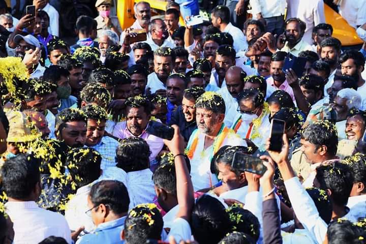 INCKarnataka's tweet photo. ಸಭೆಯಲ್ಲಿ ಮಾಜಿ ಡಿಸಿಎಂ @DrParameshwara, ಕೆಪಿಸಿಸಿ ಕಾರ್ಯಾಧ್ಯಕ್ಷರಾದ @SaleemAhmadINC, ಮಾಜಿ ಸಚಿವರಾದ @JayachandraTB, ವೆಂಕಟರಮಣಪ್ಪ, ಮಾಜಿ ಶಾಸಕರಾದ ಕೆ.ಎನ್ ರಾಜಣ್ಣ, ಮುಖಂಡರಾದ
ಆರ್. ರಾಮಕೃಷ್ಣ ಸೇರಿದಂತೆ ಹಲವು ಮುಖಂಡರು ಉಪಸ್ಥಿತರಿದ್ದರು. https://t.co/3Xj1ZkGrhz