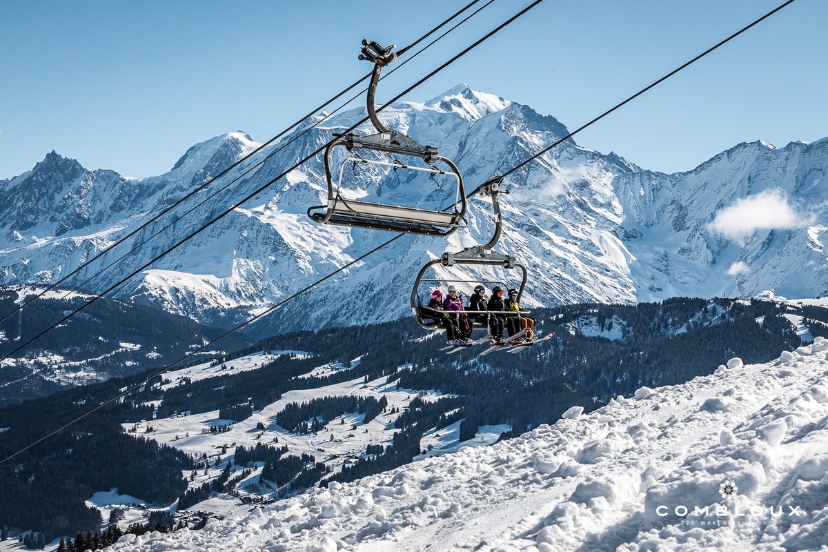 combloux's tweet photo. On est pas bien là ? 😁

#combloux #neige #montagne #domaineskiable #ski https://t.co/E7lLWY5o4S