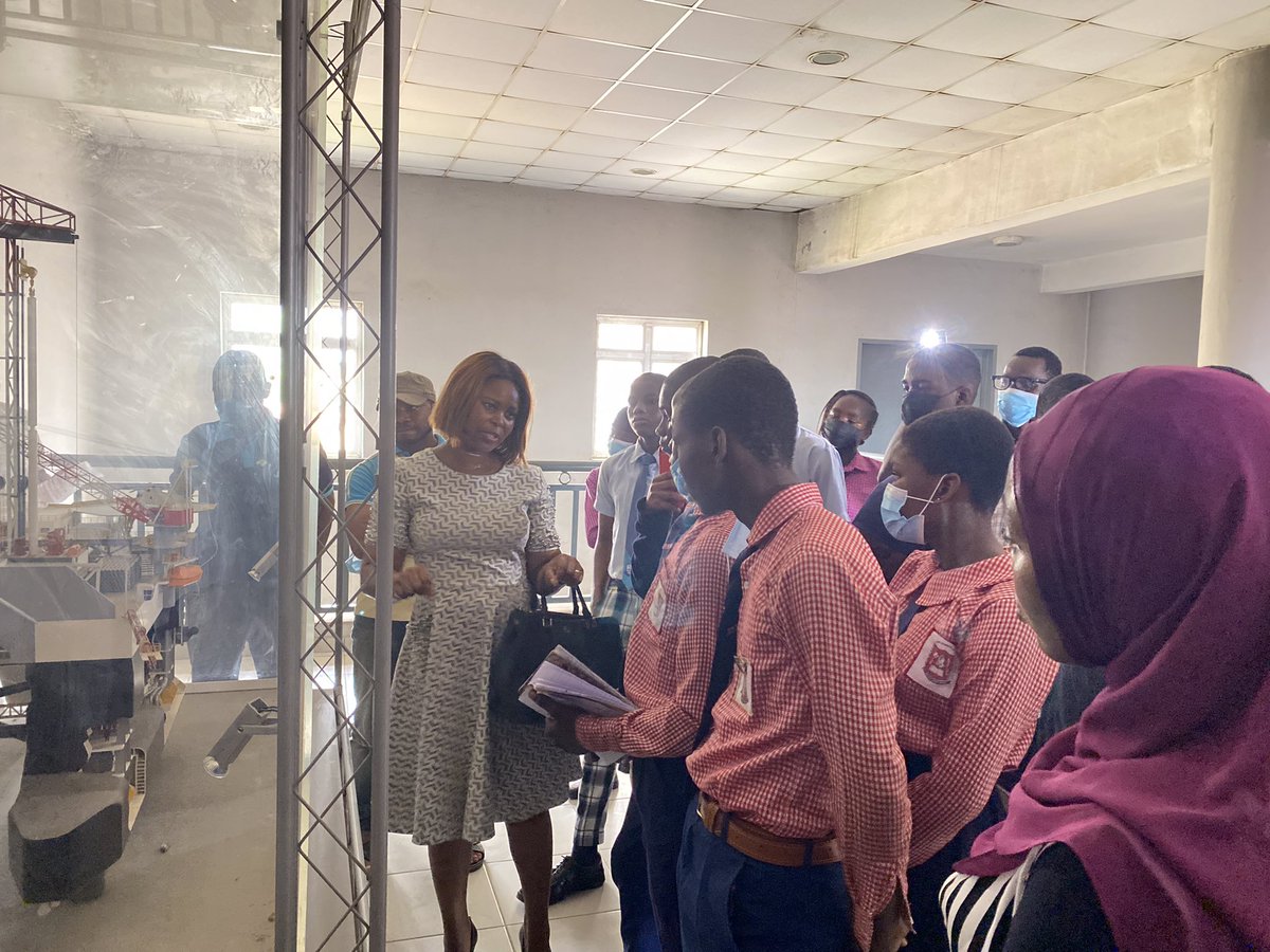 UnilagSpe's tweet photo. A wise person once said, “children are the leaders of tomorrow”.
With the aim of educating students about energy and the oil and gas industry, SPE UNILAG would like to appreciate all the schools that attended its first ever ENERGY BOOTCAMP.
Cheers to more success🥂
#OneSPE https://t.co/yIr9hCypYB